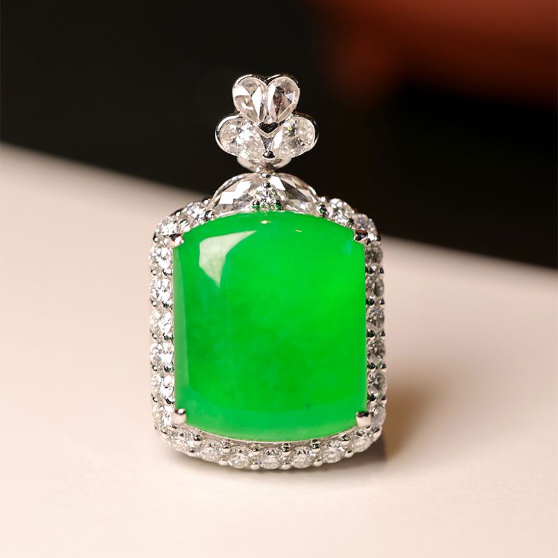 新宝丽D区三楼七街8148店正阳绿翡翠平安无事牌吊坠新宝丽052