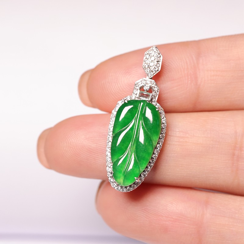 新宝丽D区三楼七街8148店翡翠叶子吊坠051详情图1