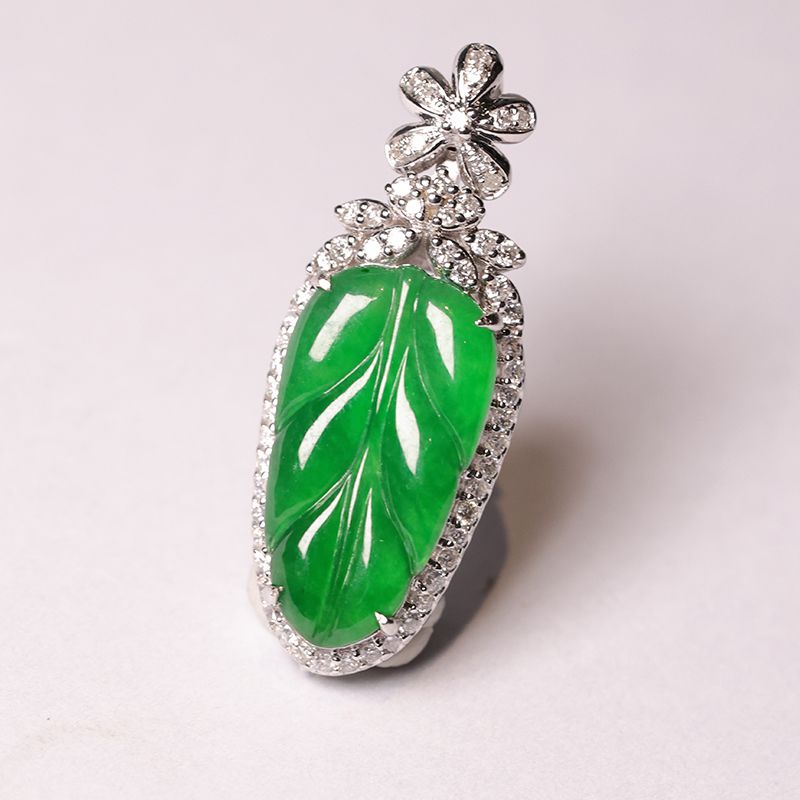 翡翠叶子吊坠/叶子吊坠/阳绿吊坠产品图