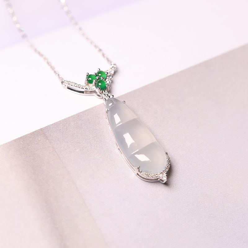 新宝丽D区三楼七街8148店翡翠冰种福豆锁骨链新宝丽047