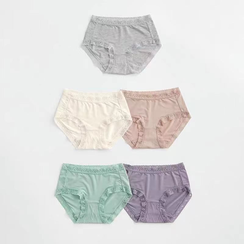 Seamless Underwear Female Cotton Antibacterial Graphene Summer Middle Waist Little Girls Cotton Thin Japanese Triangle Shorts Head 1112