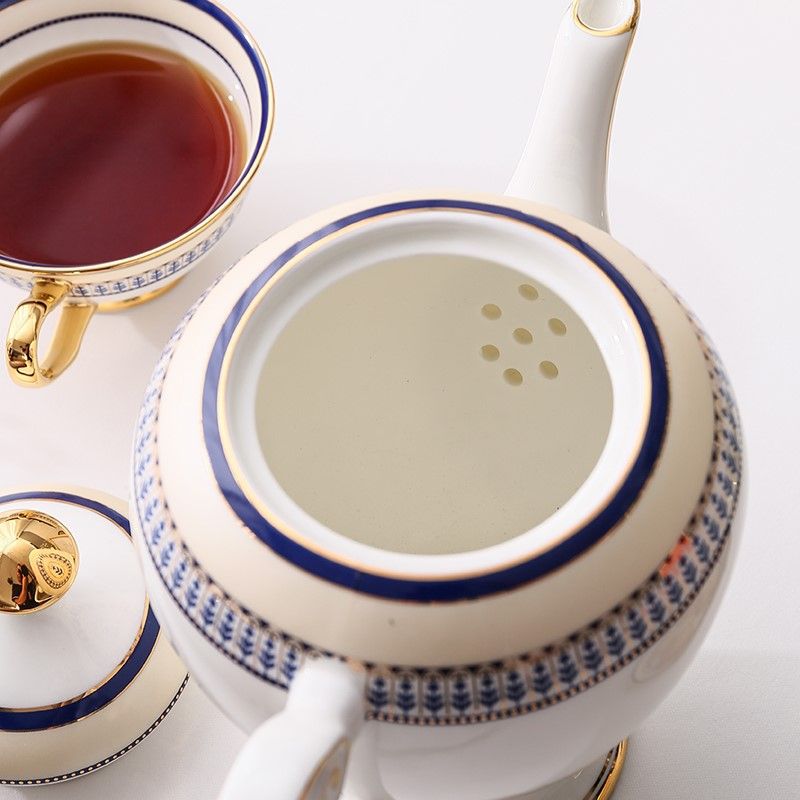 Ceramic water sets, ceramic tea sets, European coffee sets, bone China cups and saucers, simple European coffee cups and saucers, hand-painted gold coffee sets Application Scenario