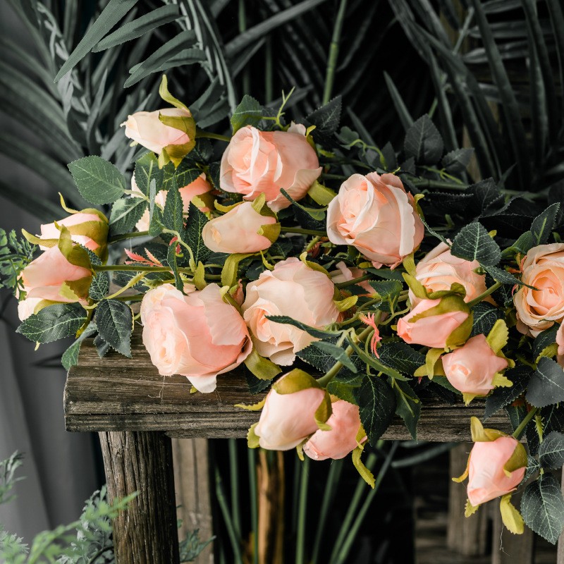 Wholesale of high-end artificial Bulgarian roses, single-stem artificial flowers, artificial flowers, bouquets, home and wedding decoration flowers detail image 15