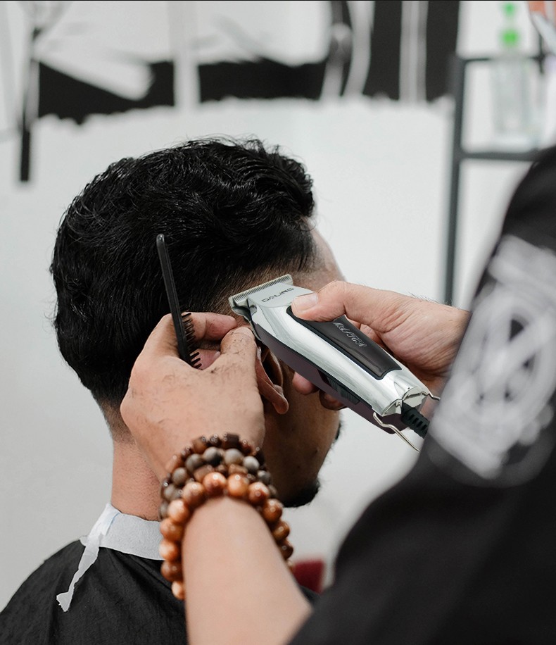 DALING-1056 Professional rechargeable oil head power cord hair clipper for shaving heads and high-power push scissors wholesale pic 11