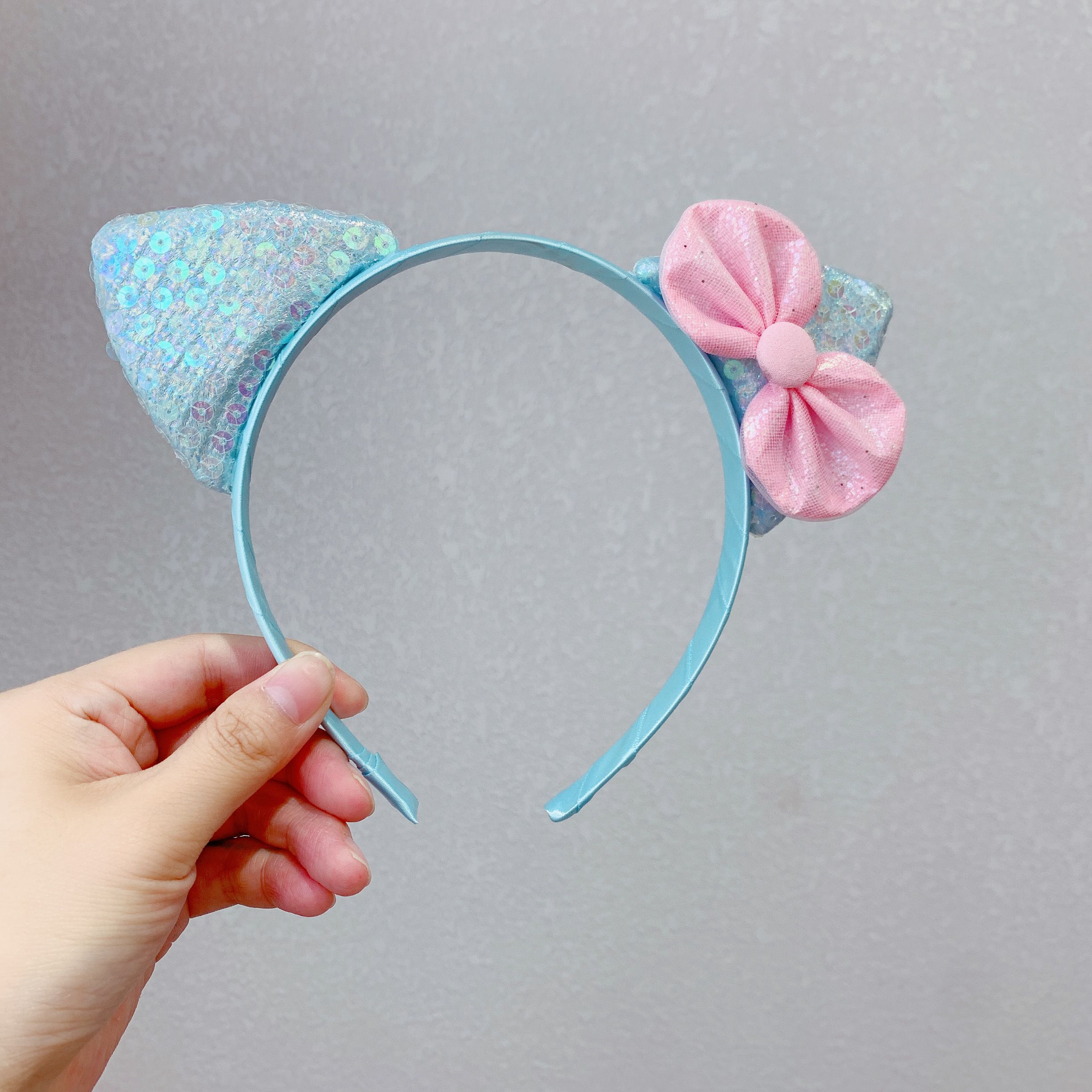 A versatile Chinese-style accessory for Hanfu without hair entanglement - the super cute series of round cat-ear hair bands Application Scenario