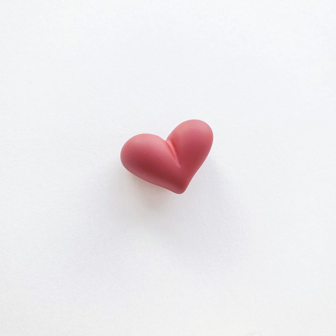 DIY handmade jewelry accessories, heart-shaped straight-hole rubber beads, women's clothing, versatile street toy accessories, bracelet materials detail image 18