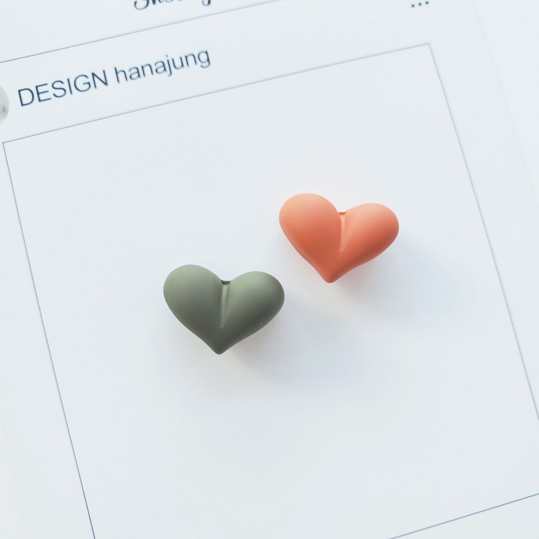 DIY handmade jewelry accessories, heart-shaped straight-hole rubber beads, women's clothing, versatile street toy accessories, bracelet materials detail image 7