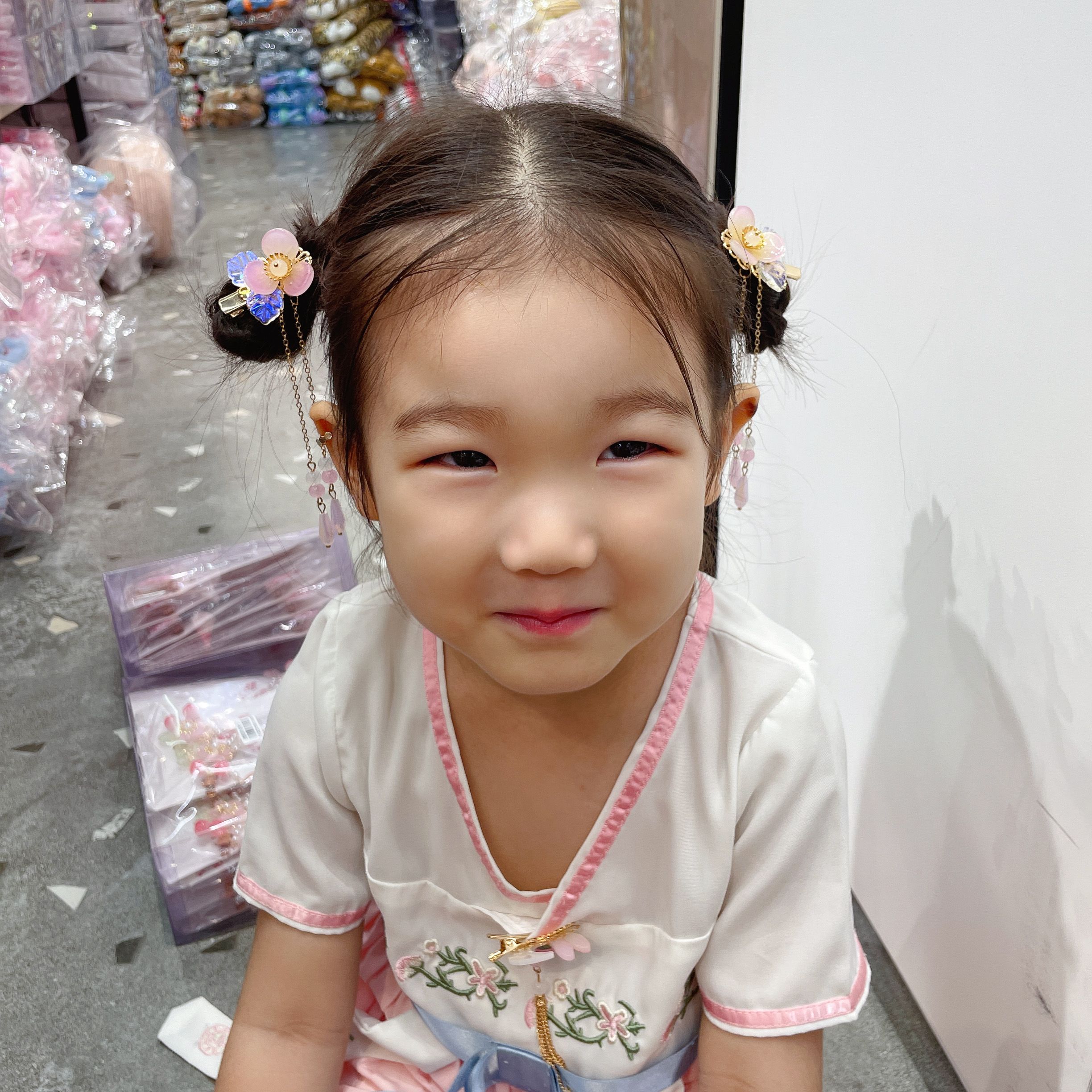 A versatile Chinese-style accessory for Hanfu without hair entanglements - a pair of osmanthus leaf and pearl pendants Specification image