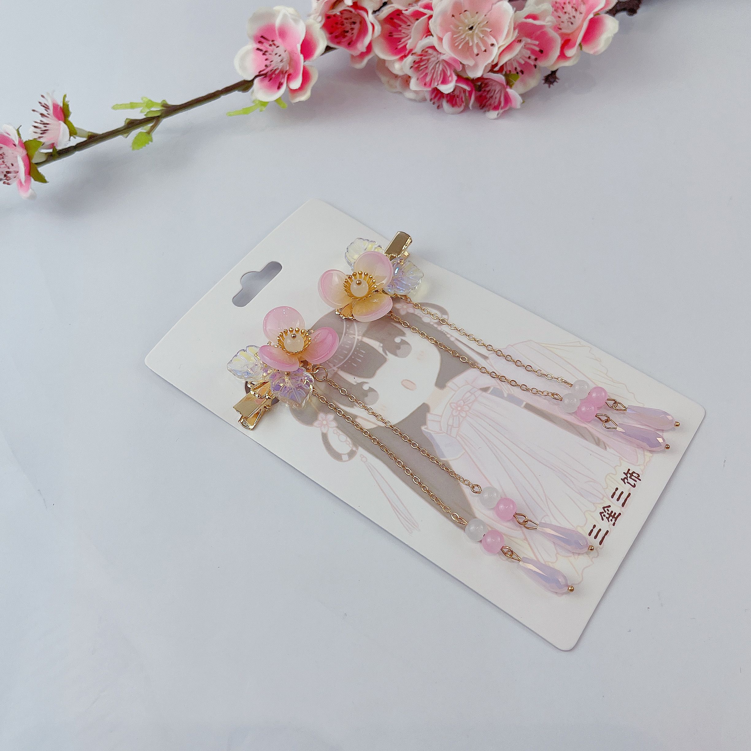 A versatile Chinese-style accessory for Hanfu without hair entanglements - a pair of osmanthus leaf and pearl pendants Application Scenario