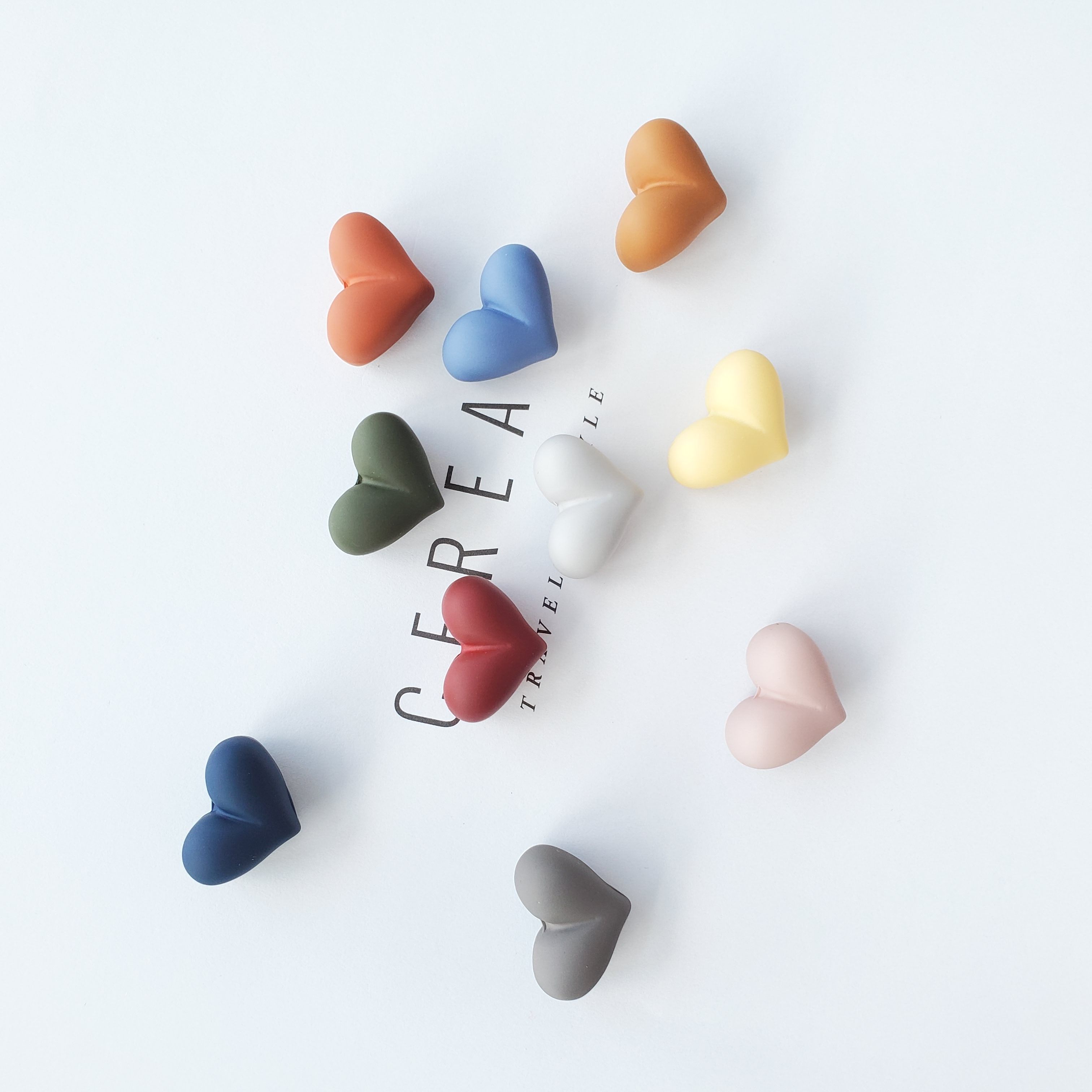 DIY handmade jewelry accessories, heart-shaped straight-hole rubber beads, women's clothing, versatile street toy accessories, bracelet materials details Picture