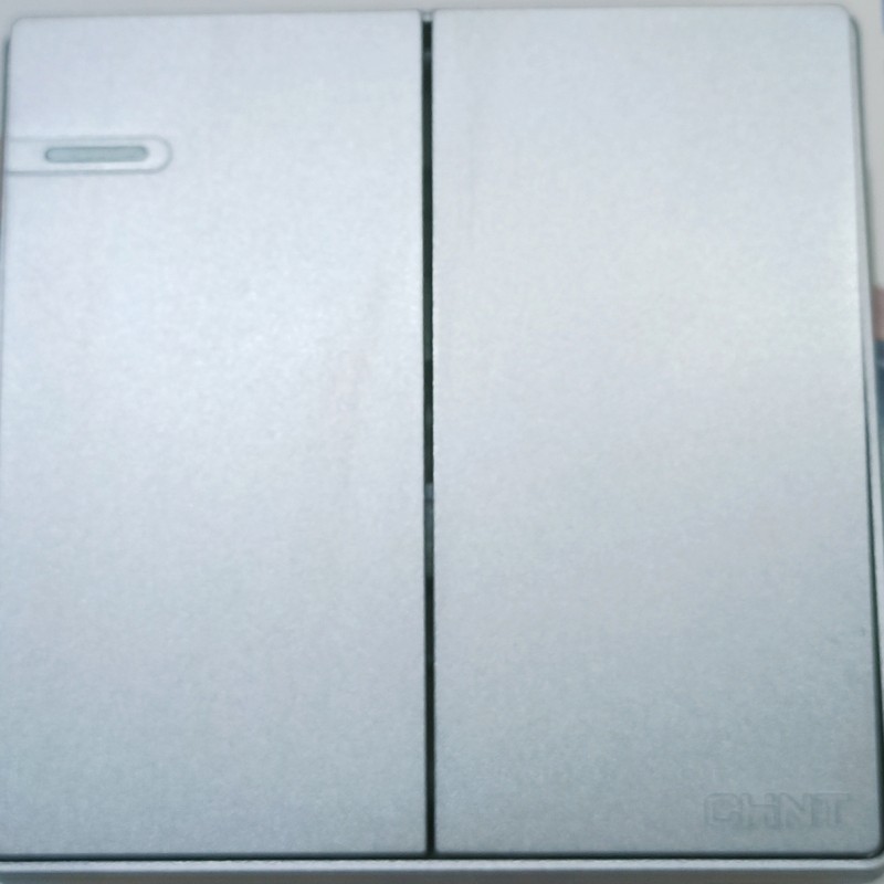 正泰 2C NEW2-C00402 二联双控开关(10只/盒)详情图1