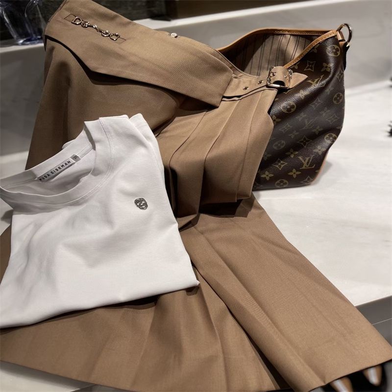 新款时尚潮流设计款上衣衫女早秋2021新款慵懒百搭通类薄款女装38