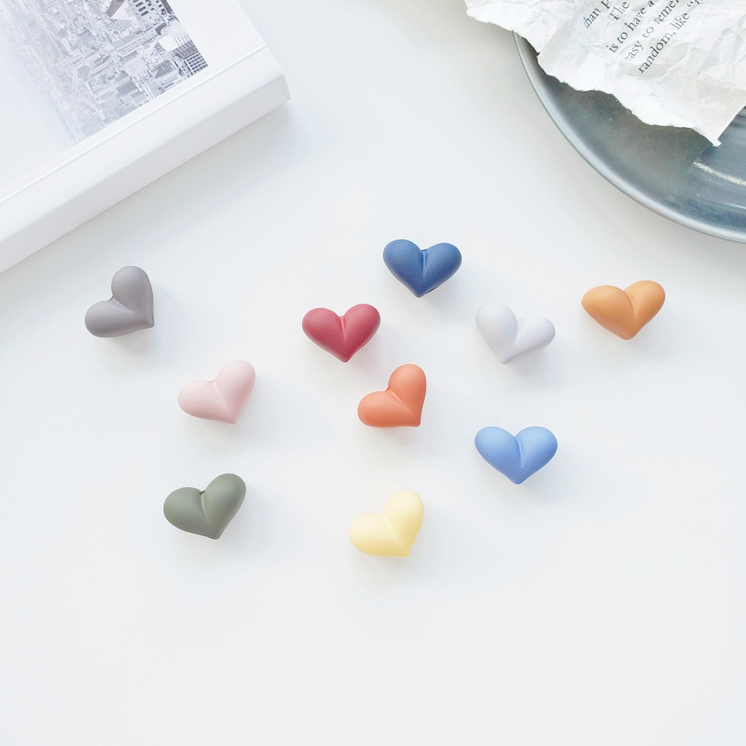 DIY handmade jewelry accessories, heart-shaped straight-hole rubber beads, women's clothing, versatile street toy accessories, bracelet materials detail image 3