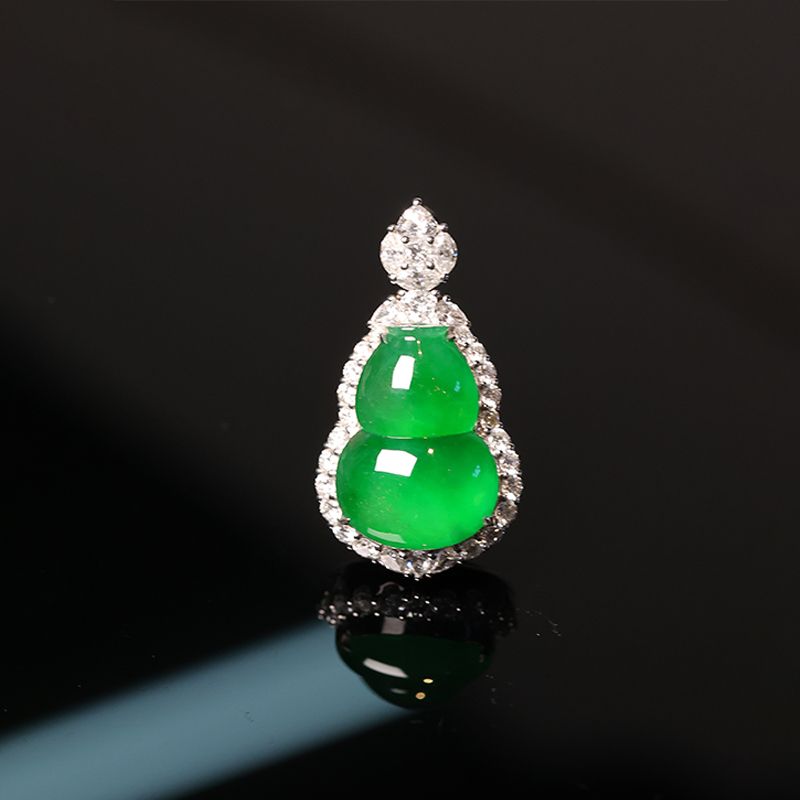 新宝丽D区三楼七街8148店翡翠帝王绿葫芦吊坠新宝丽018