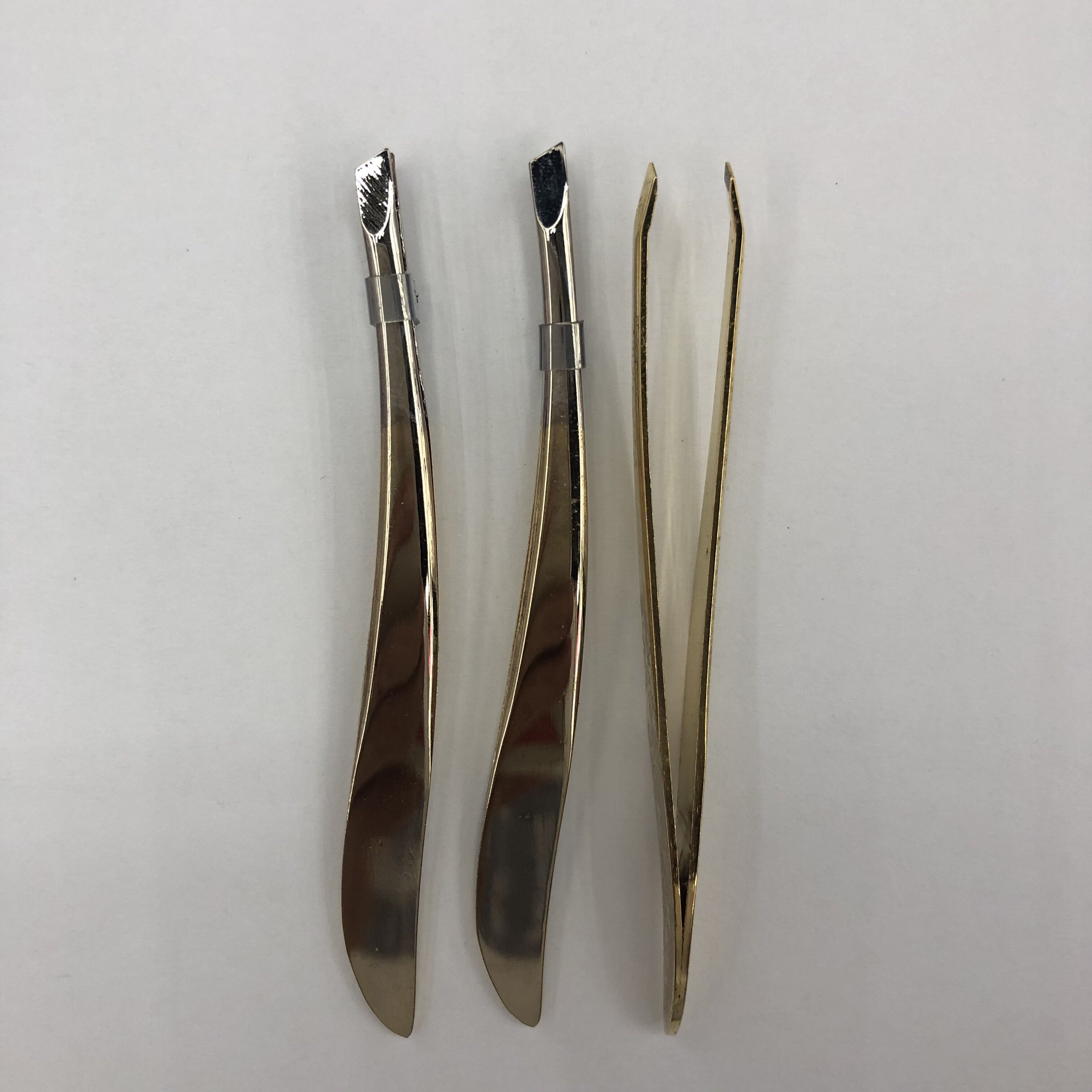 Eyebrow tongs, stainless steel tweezers, eyebrow tongs, hair plucking tweezers, factory direct sales, beauty tools, makeup tools Specification image