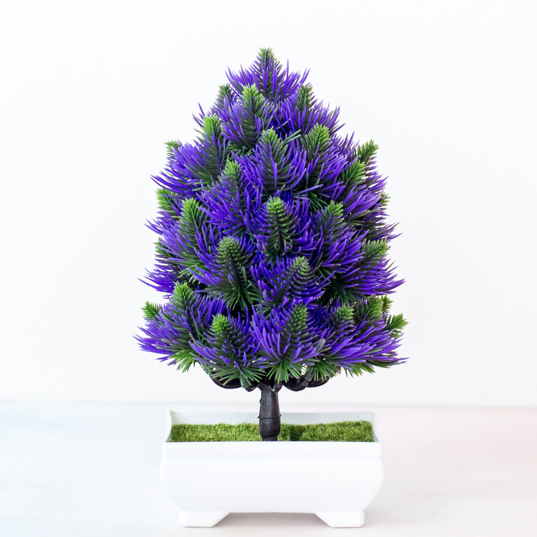 Wholesale artificial pine tree plant bonsai, plastic green plants, artificial flowers, potted plants, small home decorations, desktop ornaments Application Scenario