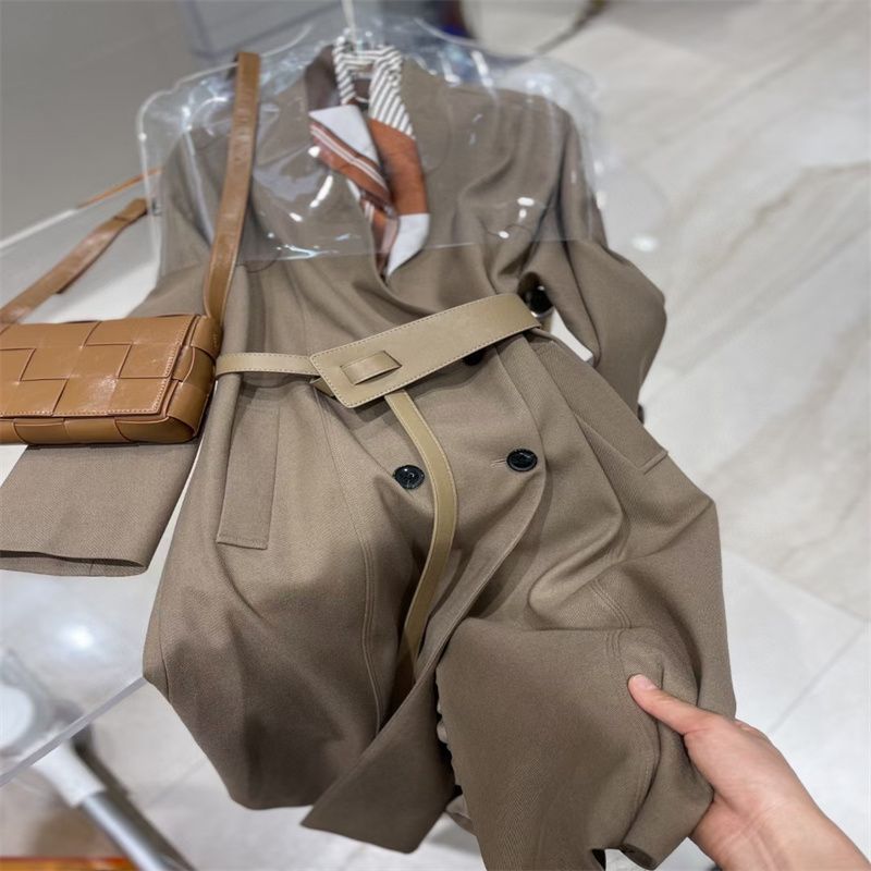 早秋女装今年流行的新款上衣慵懒风温柔韩系上衣罩衫初秋时尚时尚精致女装20