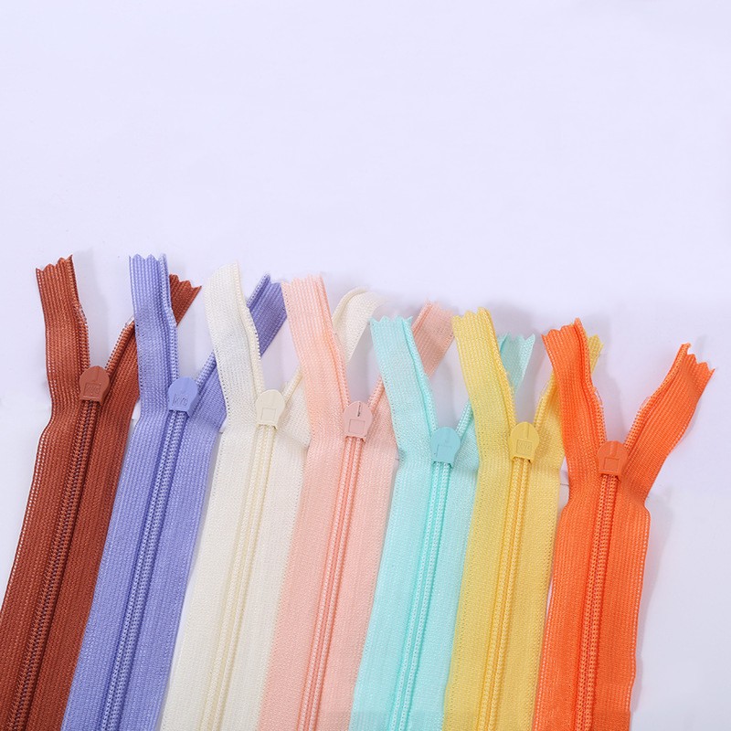 Factory direct sales of No. 3 nylon invisible zippers, multiple colors of zippers, cushions, clothing, home textiles, zippers, self-locking invisible zippers detail image 2