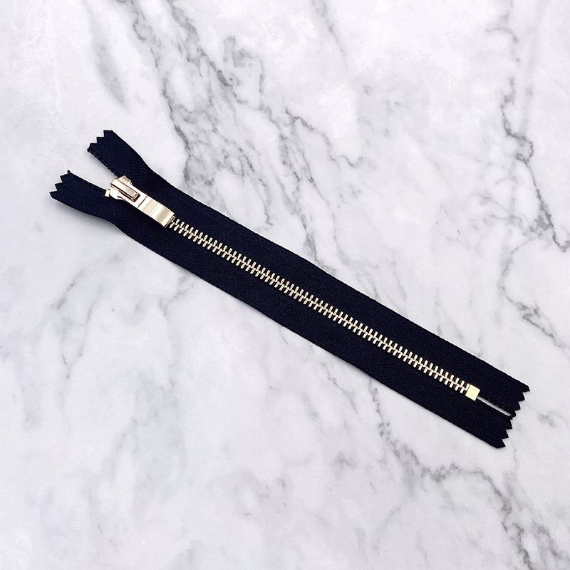 Factory direct sales of 5# metal zipper closure strips with artificial pattern white gold teeth/black nickel teeth/light gold teeth Y teeth Item Picture