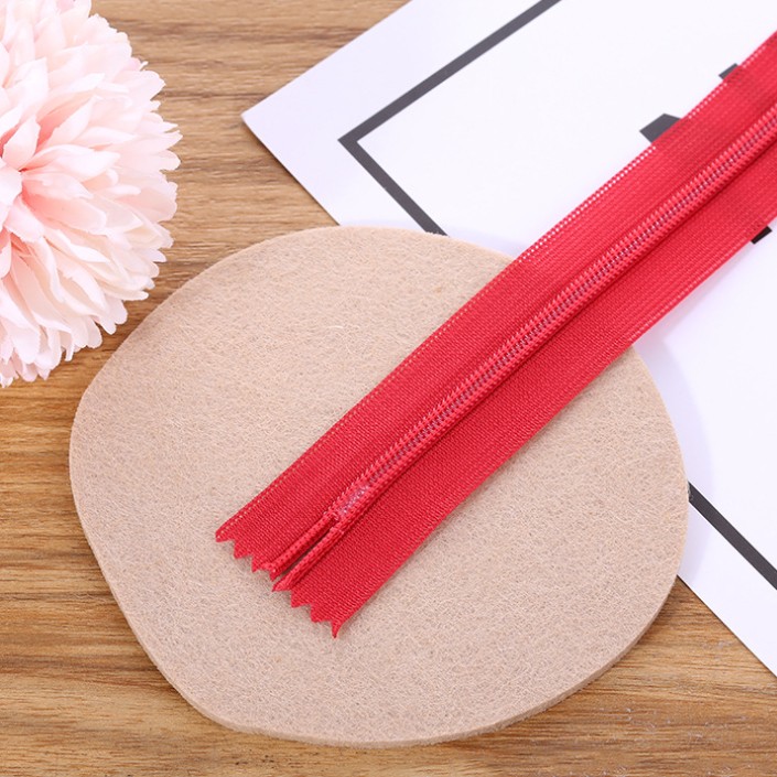 Factory direct sales of No. 3 nylon invisible zippers, multiple colors of zippers, cushions, clothing, home textiles, zippers, self-locking invisible zippers detail image 6