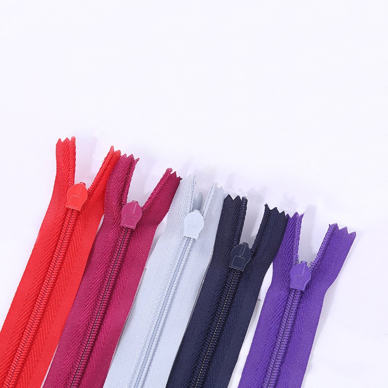 Factory direct sales of No. 3 nylon invisible zippers, multiple colors of zippers, cushions, clothing, home textiles, zippers, self-locking invisible zippers detail image 5
