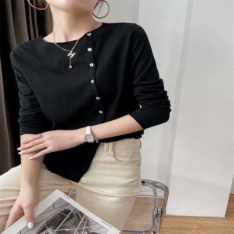 早秋女装今年流行的新款上衣慵懒风温柔韩系上衣罩衫初秋时尚时尚精致女装3