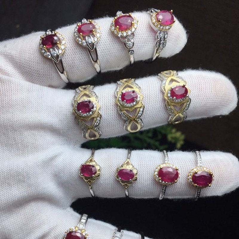 The bright crystal jewelry is made of natural ruby 925 silver and set with an open ring. It is exquisitely crafted and offers high cost performance detail image 5