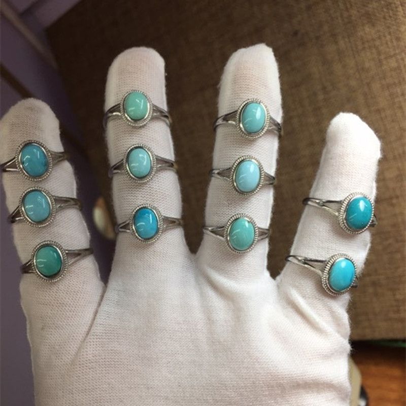 The bright crystal jewelry is made of raw turquoise 925 silver, set with exquisite open rings. It has good porcelain quality, sufficient water head and beautiful color Specification image