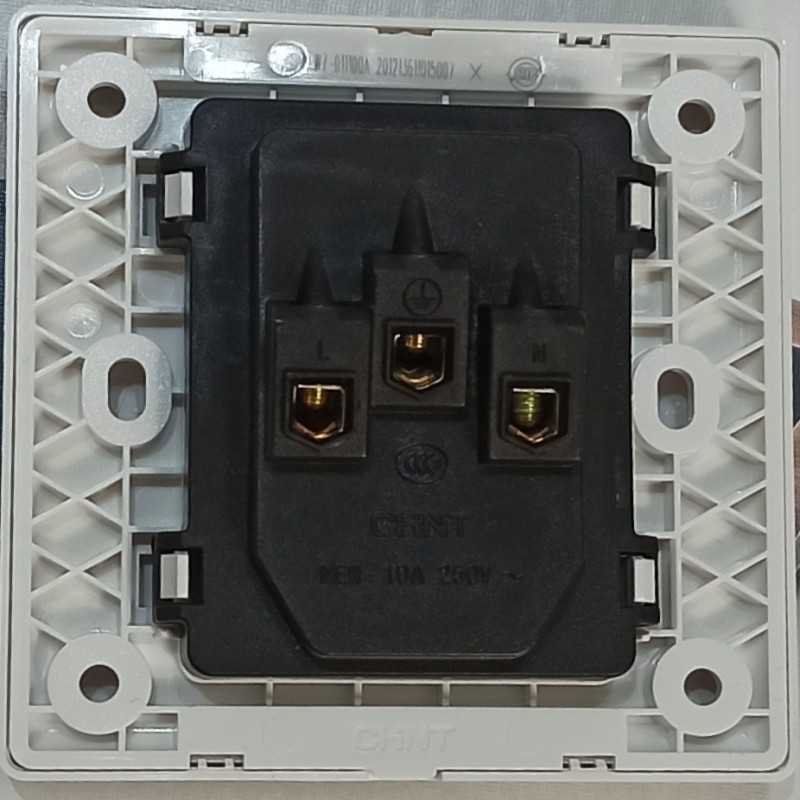 正泰  7D  NEW7-D11100A  一联二级三级插座   五孔插座（12只/盒）详情图3