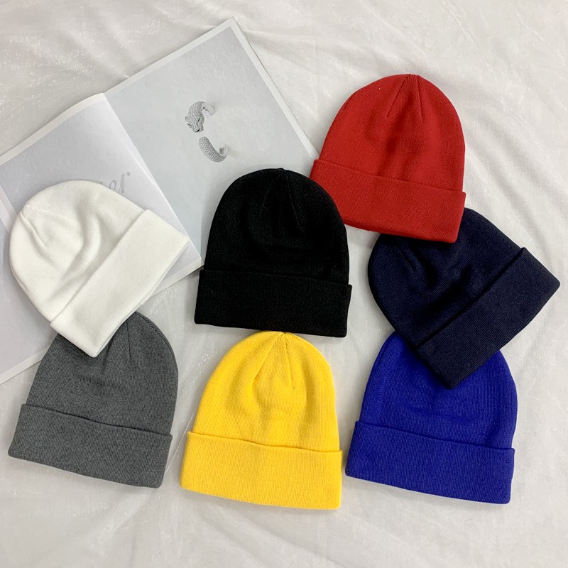 Autumn and winter knitted woolen hats, simple, fashionable and elegant, smooth plate rolled edge hats, Japanese-style Baotou cold hats, European and American trendy ins Application Scenario