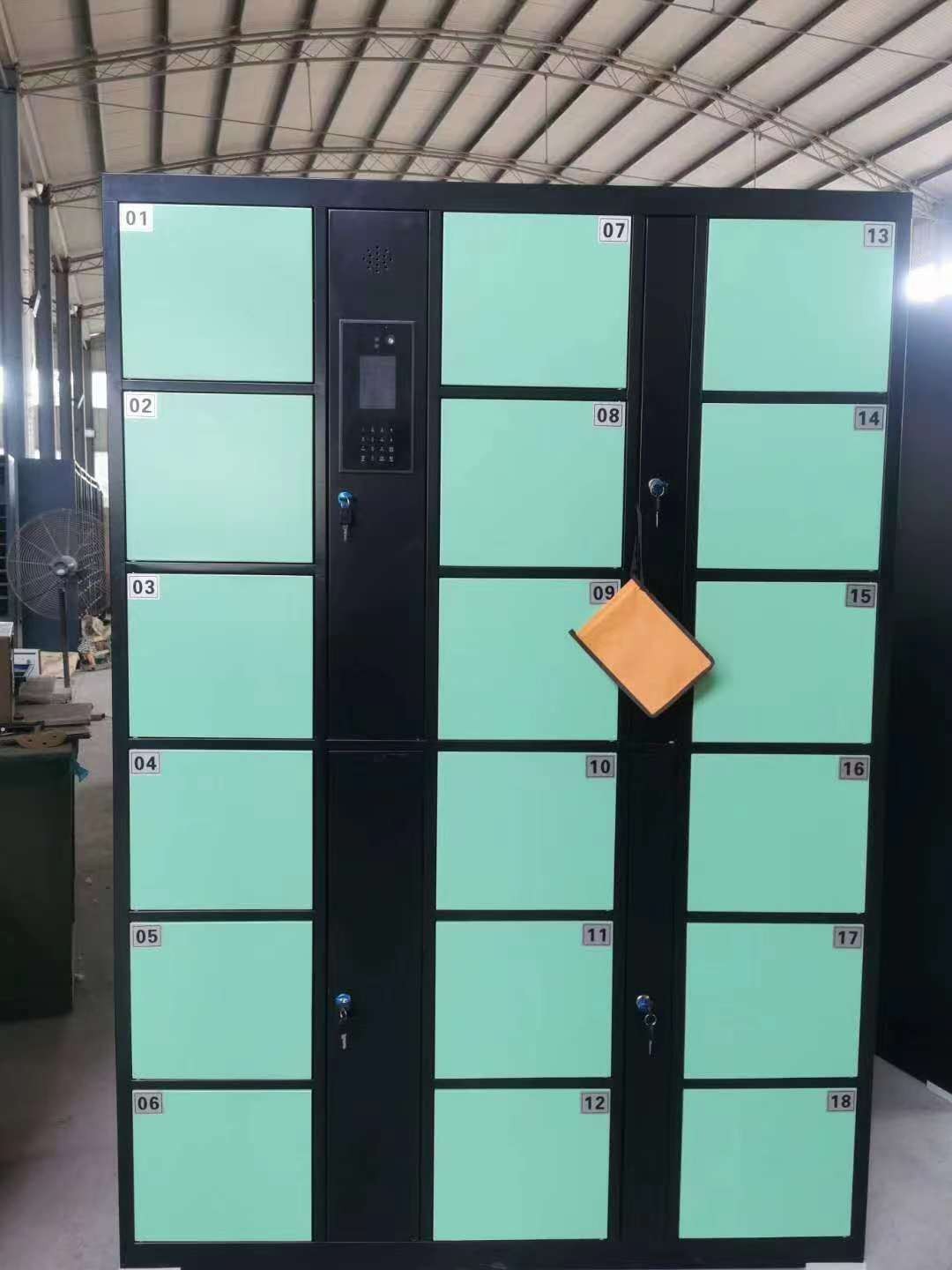 Customized intelligent barcode lockers and electronic fingerprint password lockers for supermarkets detail image 7