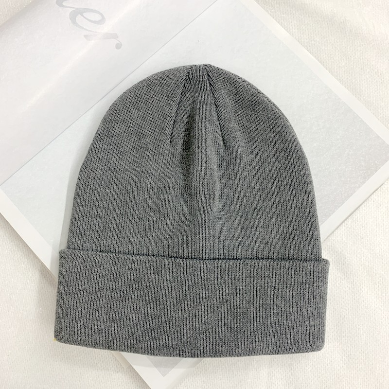 Autumn and winter knitted woolen hats, simple, fashionable and elegant, smooth plate rolled edge hats, Japanese-style Baotou cold hats, European and American trendy ins Item Picture
