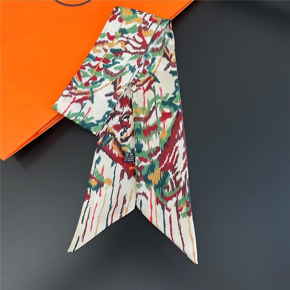 Jane Eyre's new autumn and winter collection features a long women's belt that goes well with hair ties. The spring and autumn ribbon hair ties are thin detail image 3
