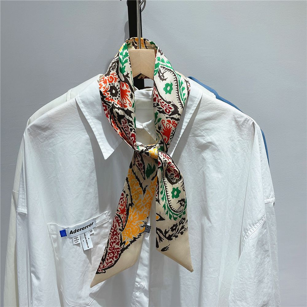 Jane Eyre's new autumn and winter collection features a long women's belt that goes well with hair ties. The spring and autumn ribbon hair ties are thin details Picture