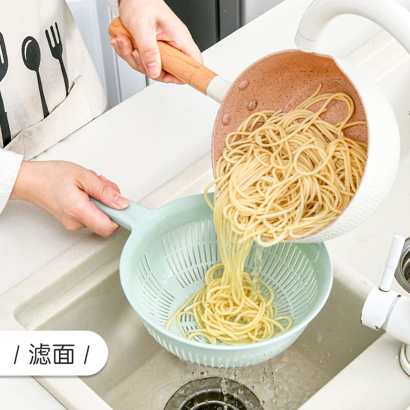 Plastic kitchen basin, rice washing basket, kitchen basket, kitchen utensils, rice washing sieve, vegetable washing basin, draining basket, fruit and vegetable sieve Application Scenario