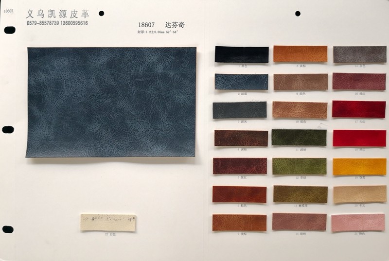 现货批发多款油皮效果PVC人造革  新款面料箱包用手袋革合成革油皮革详情2