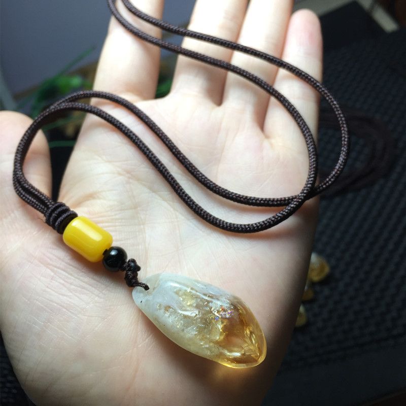 The bright crystal jewelry natural crystal pendant necklace has a beautiful color, is fresh and clean, simple and elegant, and has a great wearing effect!! Specification image