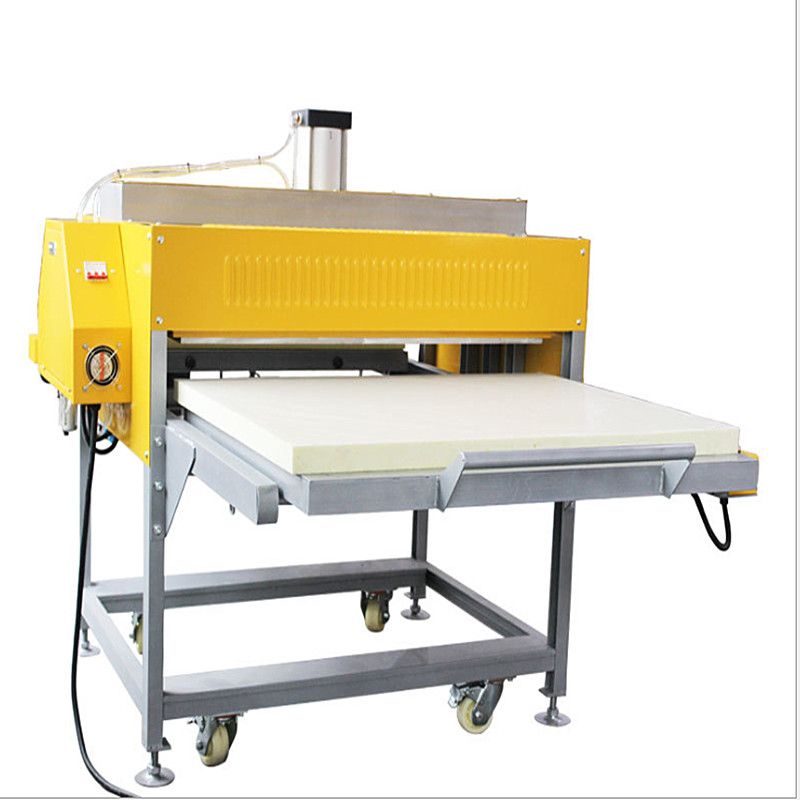 FZLC-B4 large manual T-shirt heat transfer machine, heat transfer machine, flat ironing machine, heat transfer machine, heat transfer equipment Application Scenario