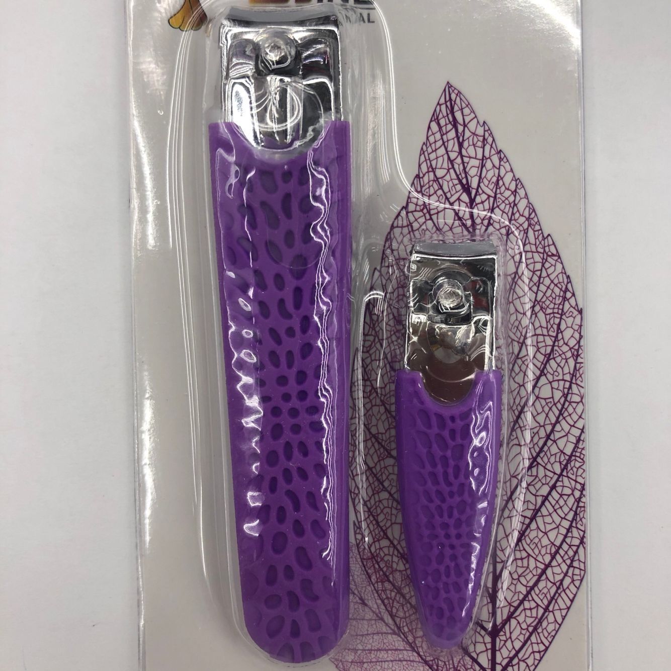 A set of two nail clippers, one large and one small, for nail trimming Application Scenario