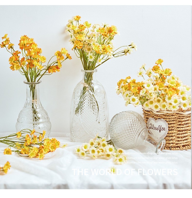 Wholesale of simulated chamomile bouquets, garden daisies, artificial flowers for dining tables, and fresh African daisies for soft furnishings detail image 3