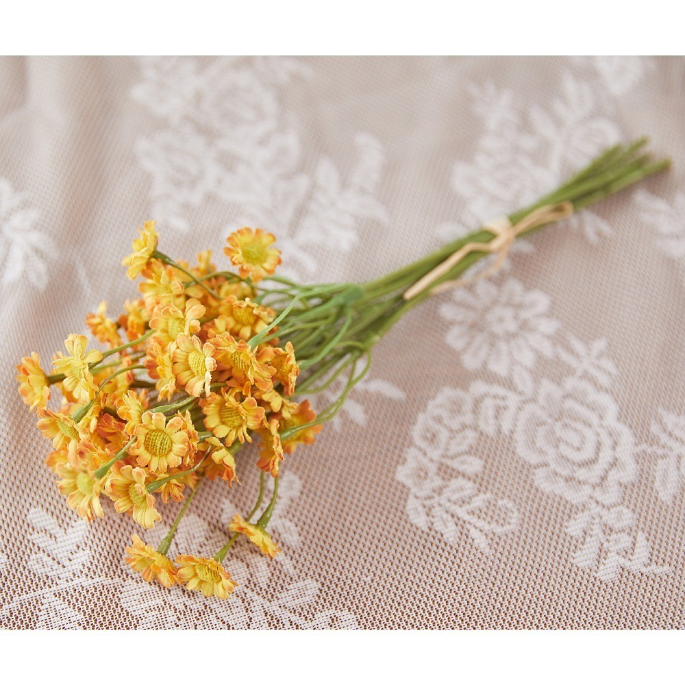 Wholesale of simulated chamomile bouquets, garden daisies, artificial flowers for dining tables, and fresh African daisies for soft furnishings detail image 13