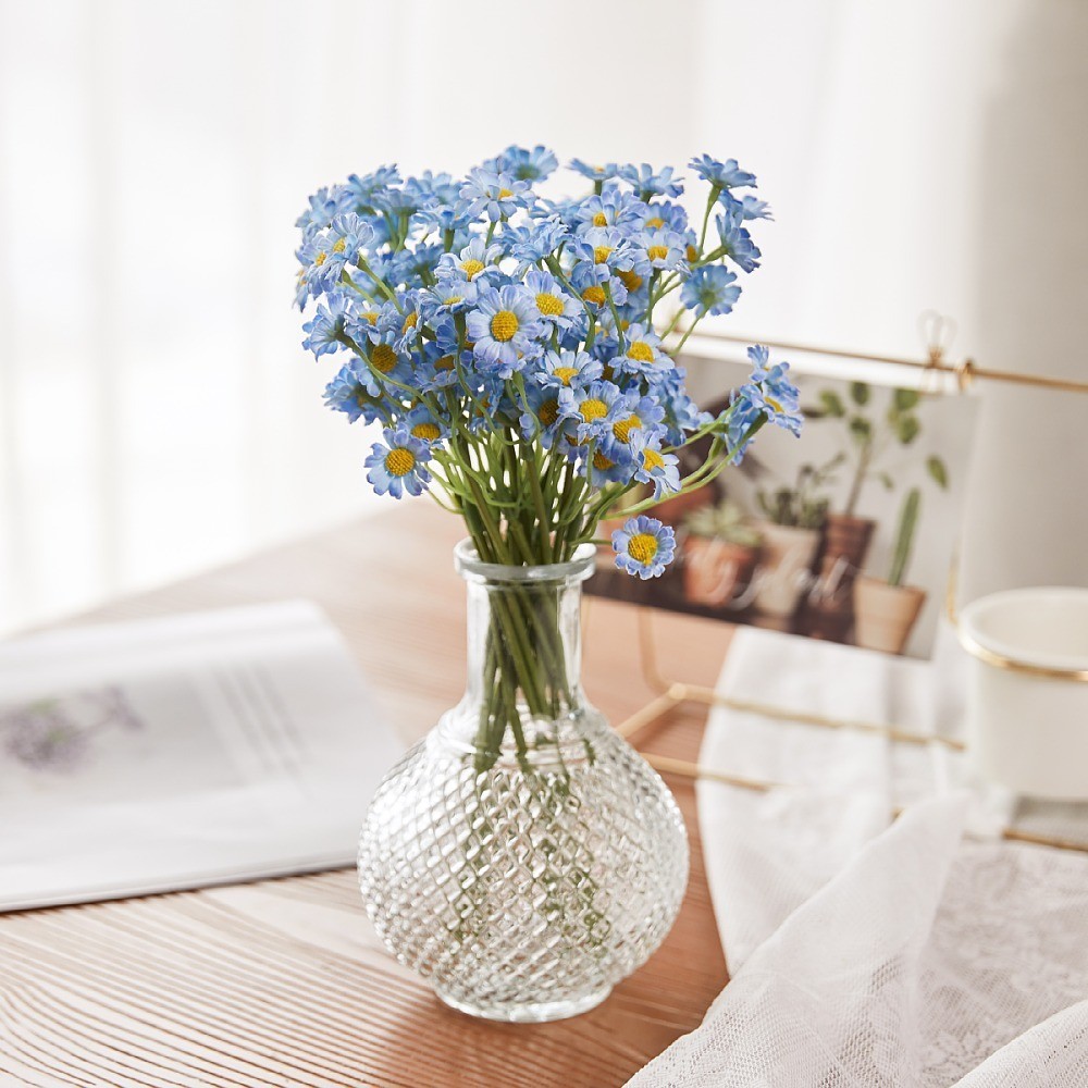 Wholesale of simulated chamomile bouquets, garden daisies, artificial flowers for dining tables, and fresh African daisies for soft furnishings detail image 14