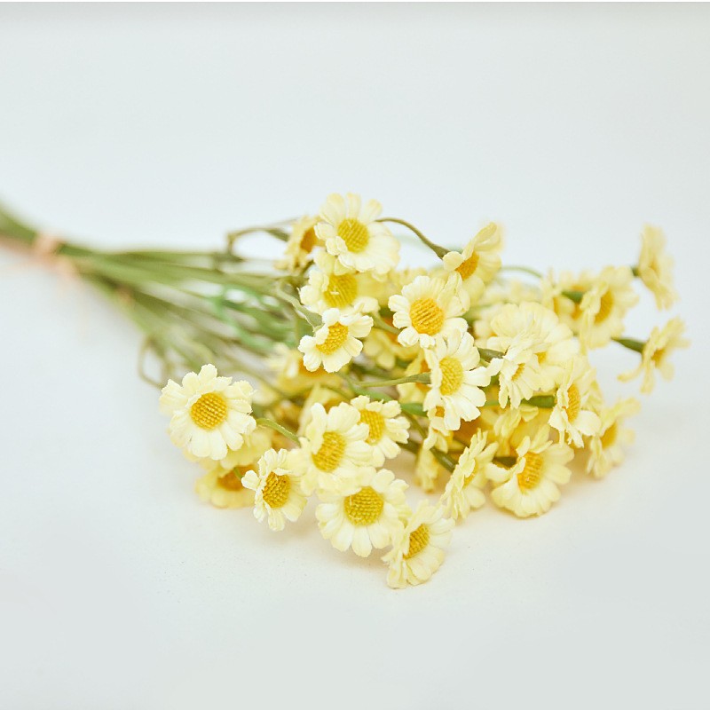 Wholesale of simulated chamomile bouquets, garden daisies, artificial flowers for dining tables, and fresh African daisies for soft furnishings detail image 17