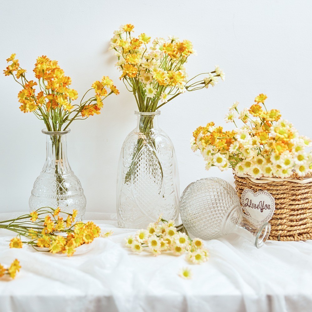 Wholesale of simulated chamomile bouquets, garden daisies, artificial flowers for dining tables, and fresh African daisies for soft furnishings detail image 11