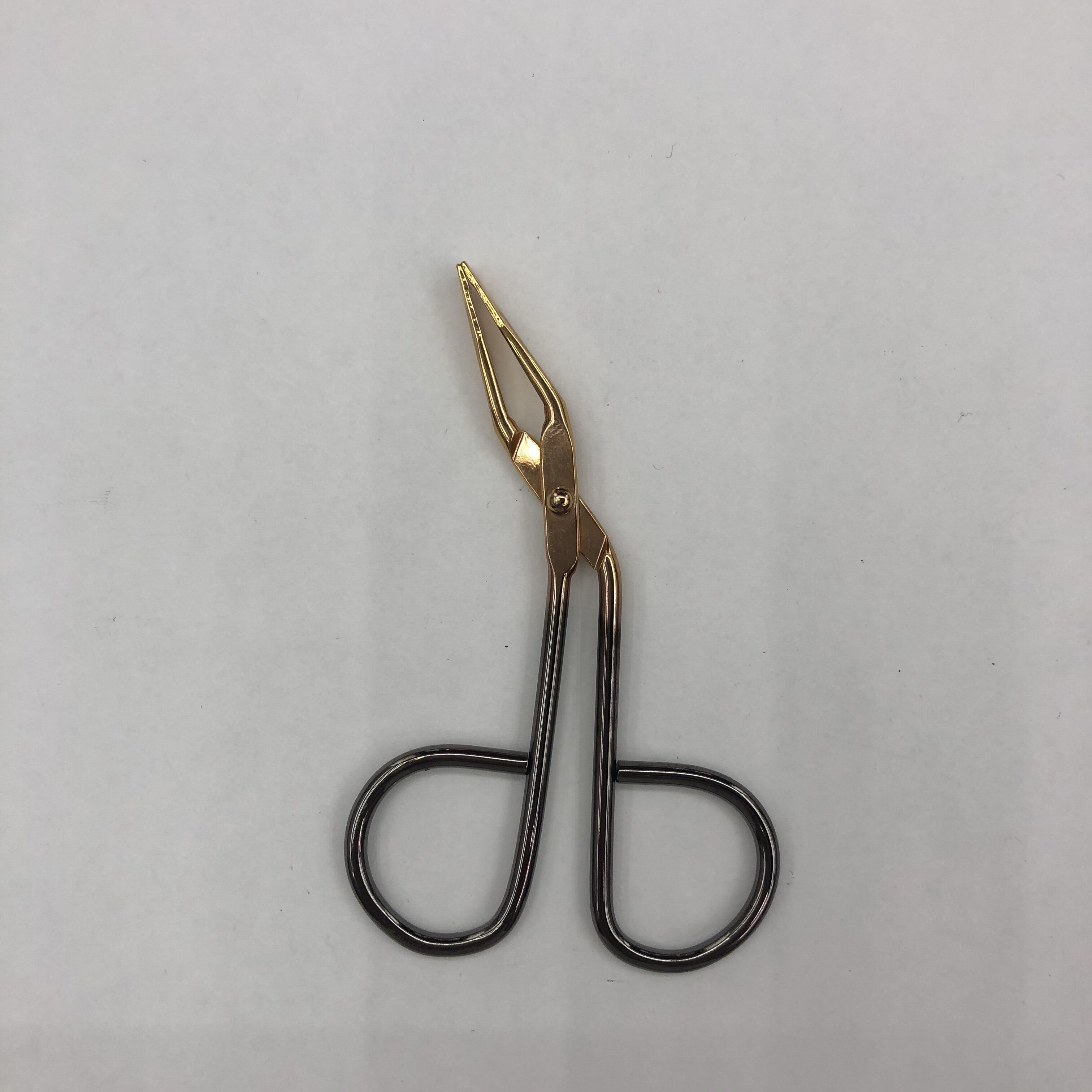 AAAHK's new high-end, exquisite and multi-functional eyebrow tongs and eyebrow clamps are professional eyebrow shaping and plucking tools for makeup and beauty details Picture