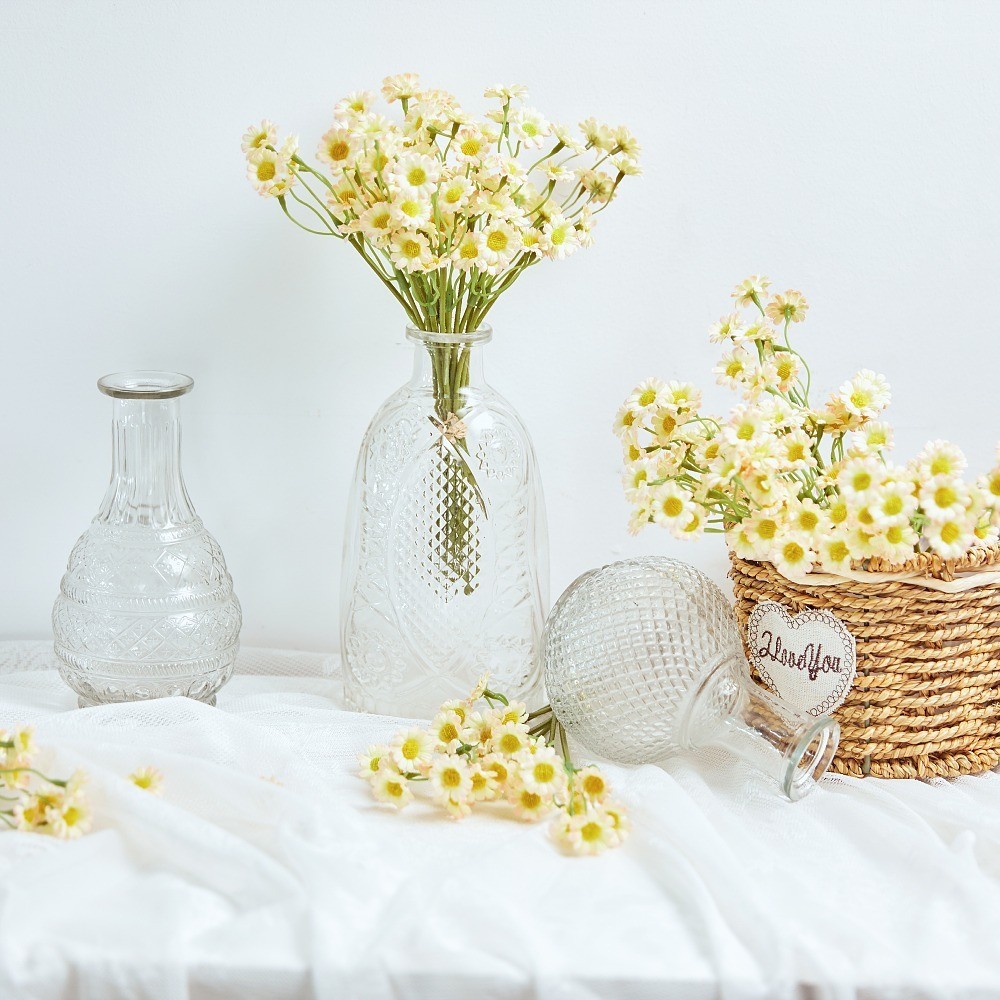 Wholesale of simulated chamomile bouquets, garden daisies, artificial flowers for dining tables, and fresh African daisies for soft furnishings detail image 12