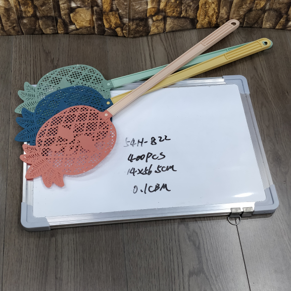 Pineapple fly swatter full figure