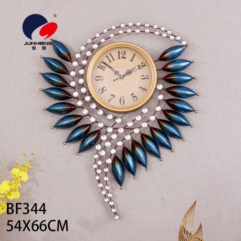 Fashion light luxury Peacock clock wall clock living room home creative home decoration clock Nordic simple wall hanging