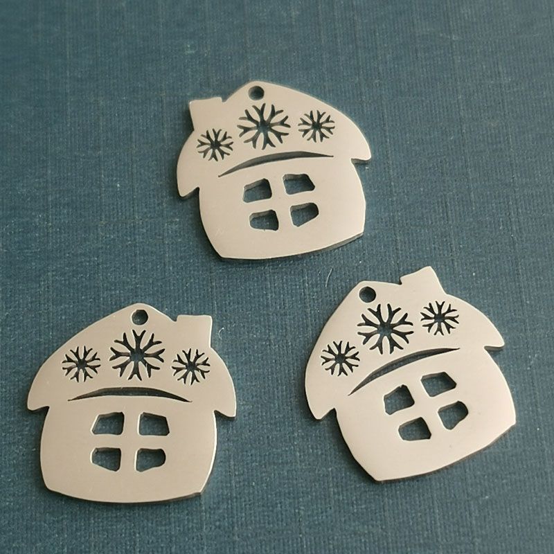 New Christmas jewelry accessories, Santa Claus house gifts, bracelets, pendants, and festive decorations