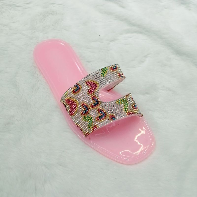 Fancy Diamond Cutout Upper Flat Soft Sole Comfortable And Breathable Summer Must And A Trade Prepared Flip-Flops details Picture